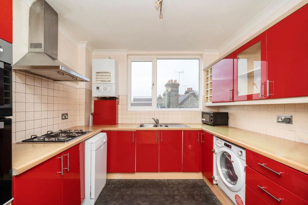 Property photo 3 of 6