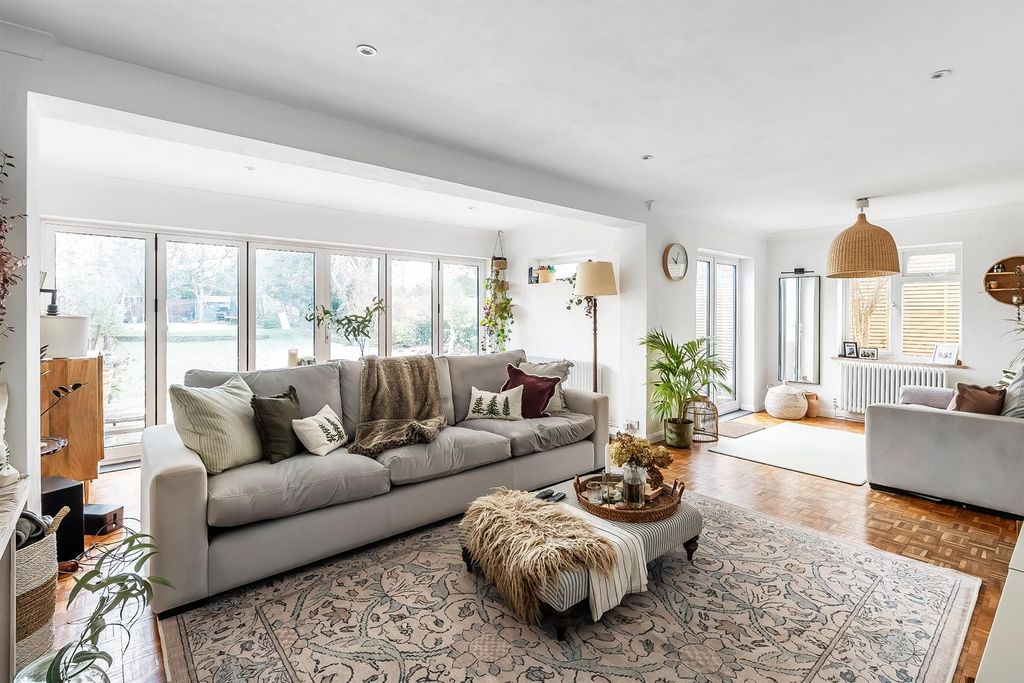 Property photo 2 of 14 .The-Lorne-20.Jpg