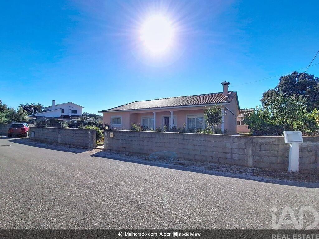 Property photo 1 of 40