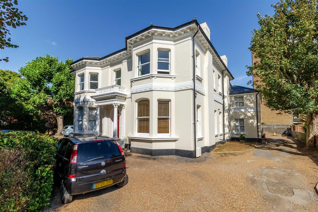 Property photo 1 of 8 Charnwood-12.Jpg