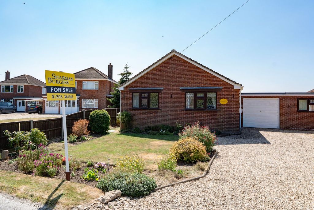 Property photo 1 of 11
