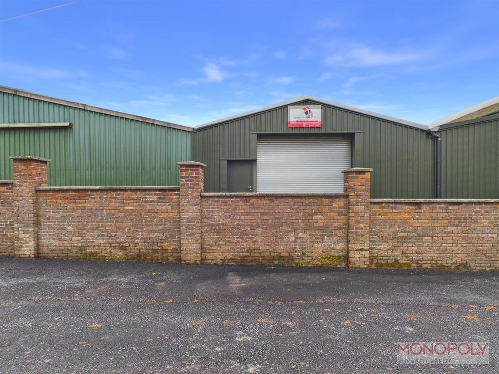 Property photo 1 of 9 Cam01943G0-Pr0651-Still007.Jpg