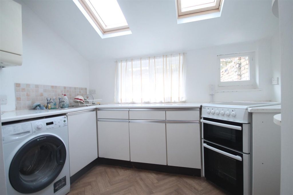 Property photo 2 of 7 Glq0Ywxexetn-Hrmygm3C_R5Mts.Jpg