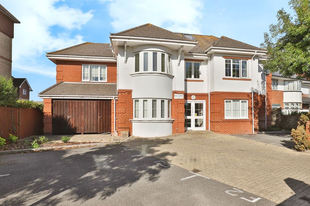 Property photo 1 of 15