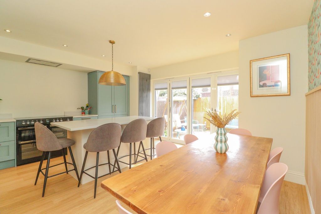 Property photo 3 of 20 Picture 3