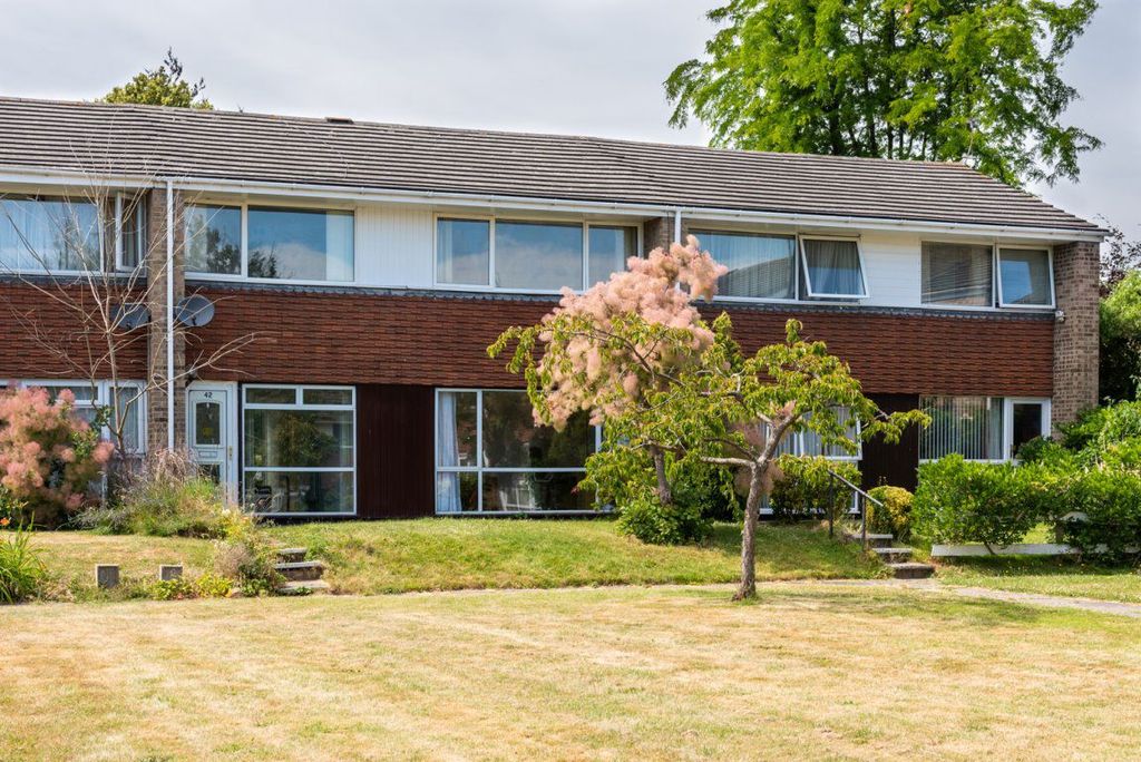 Property photo 2 of 24