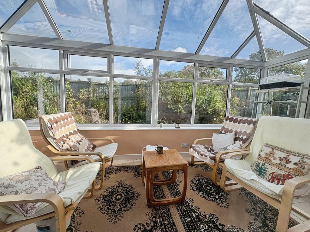 Property photo 3 of 20 Conservatory
