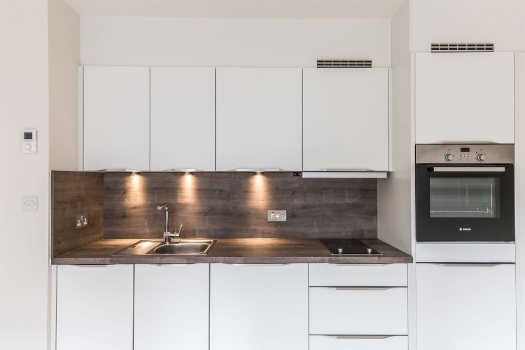 Property photo 3 of 9 Kitchen