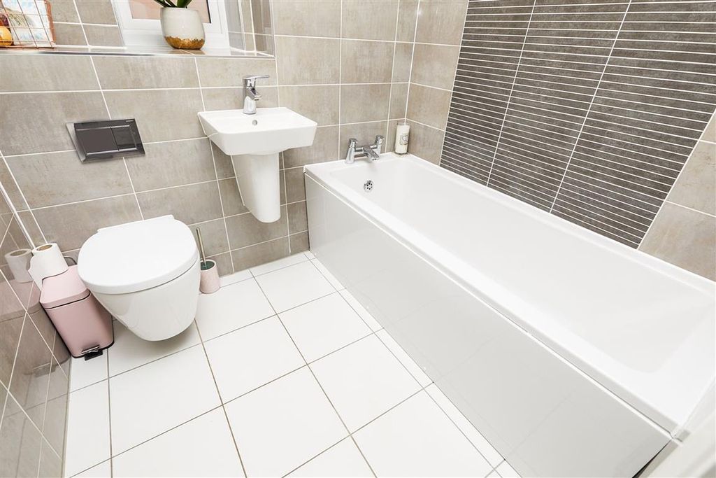 Property photo 3 of 18 Image