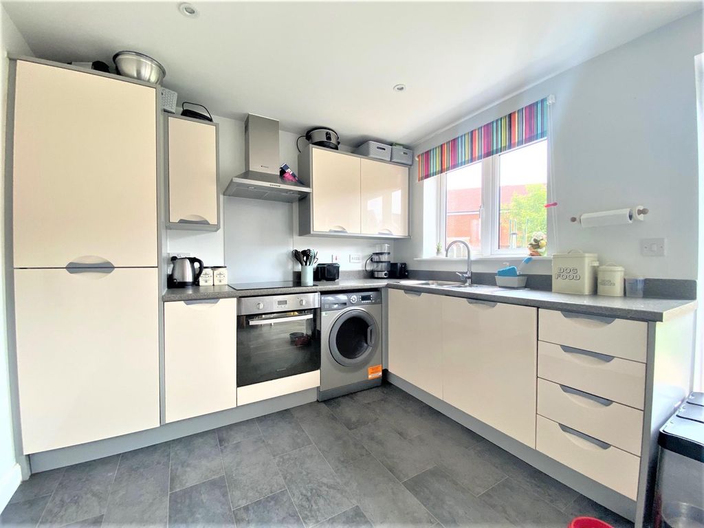 Property photo 2 of 16 Image