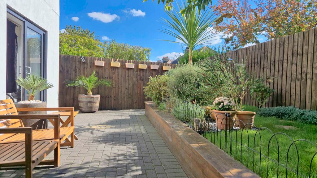 Property photo 2 of 9 Photo 2