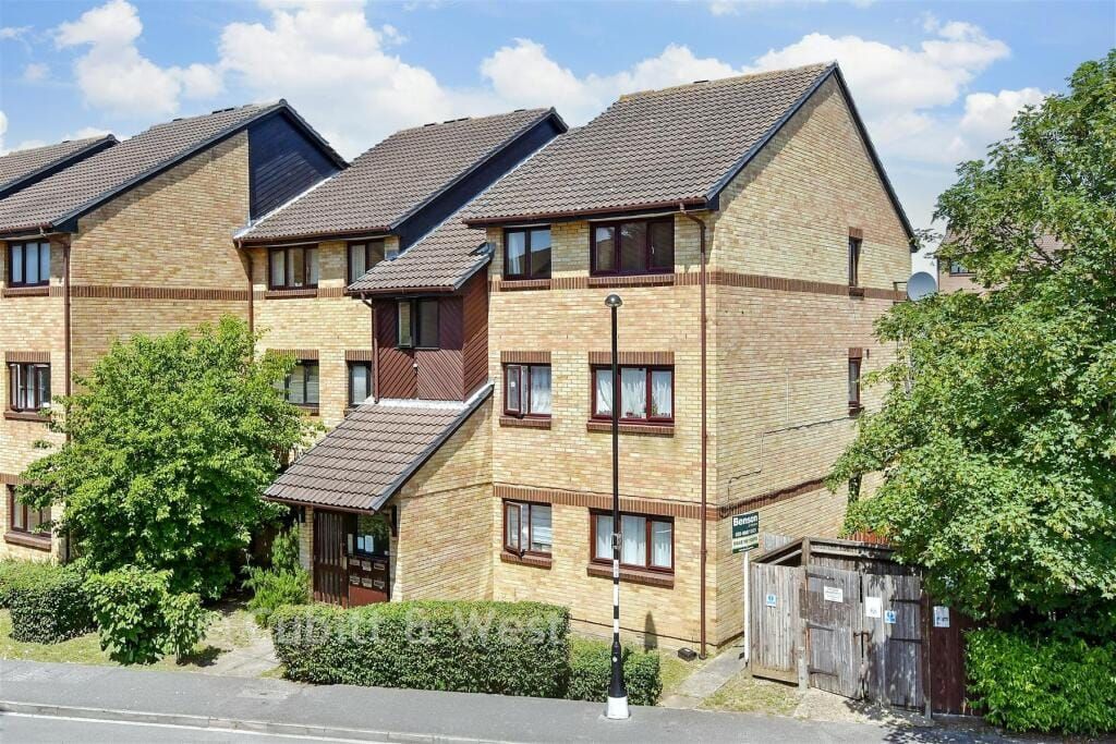 Property photo 1 of 9