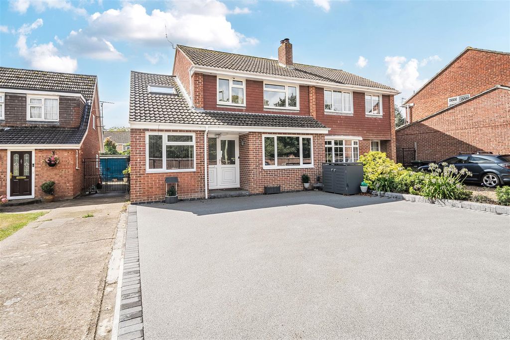 Property photo 2 of 20 Exterior