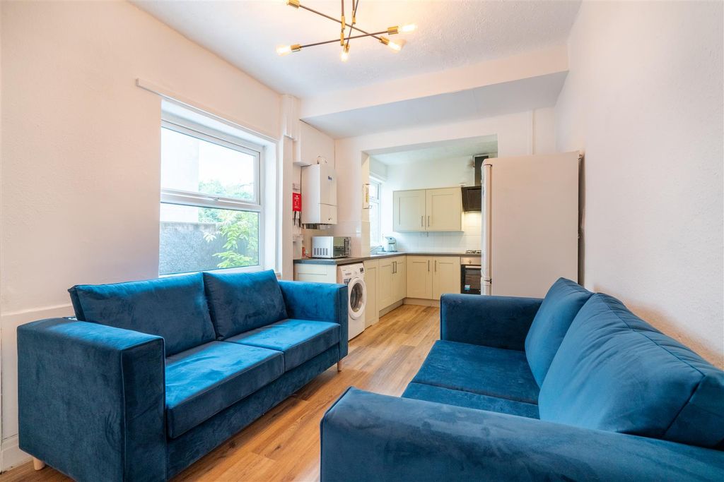 Property photo 3 of 14 _Ajh8769-2-Hdr.Jpg