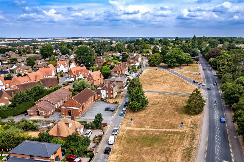Property photo 2 of 44 9 Coach House Aerial (14).Jpg