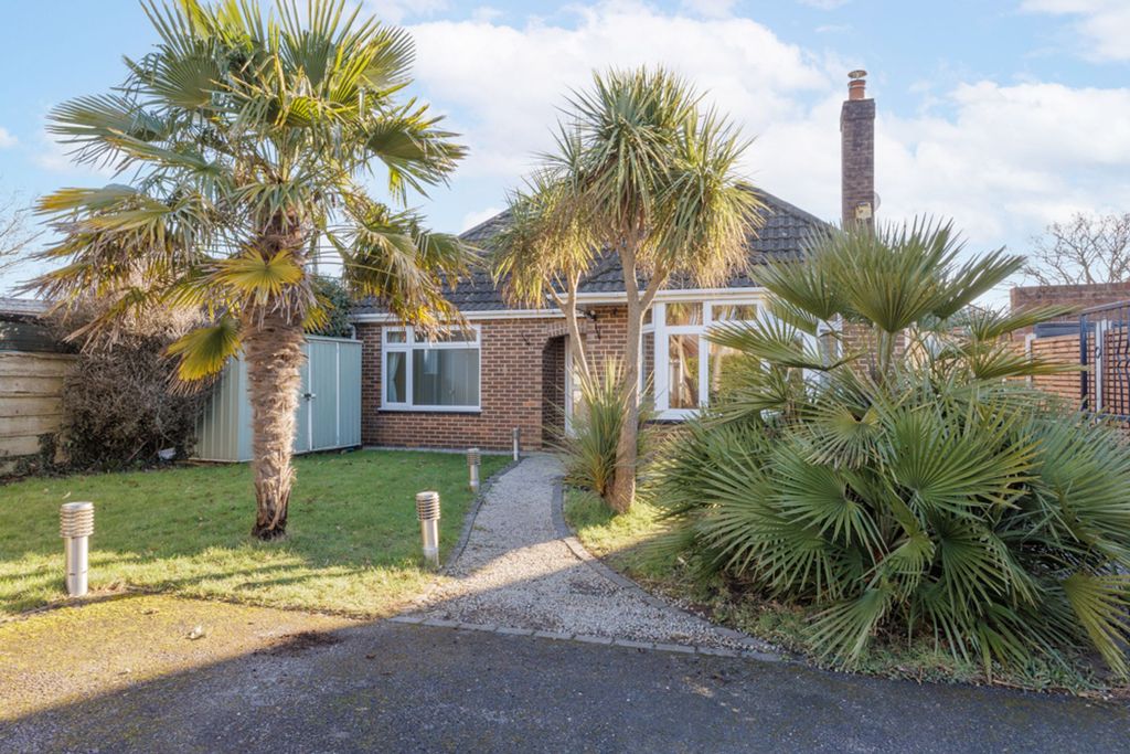 Property photo 1 of 28