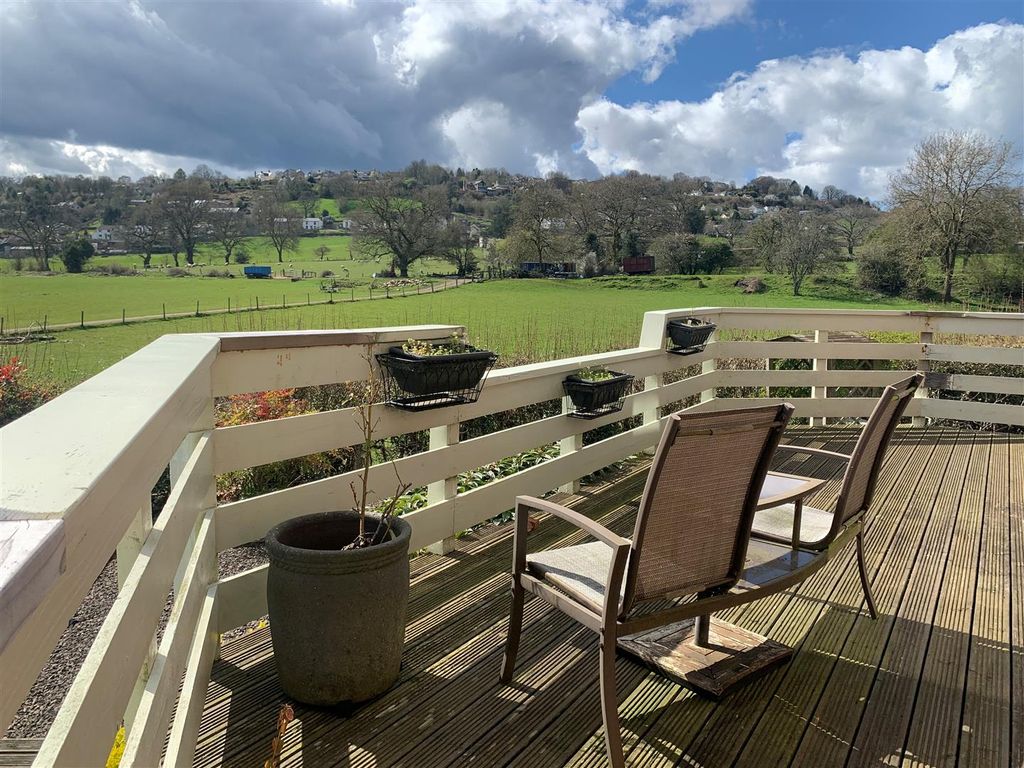 Property photo 3 of 31