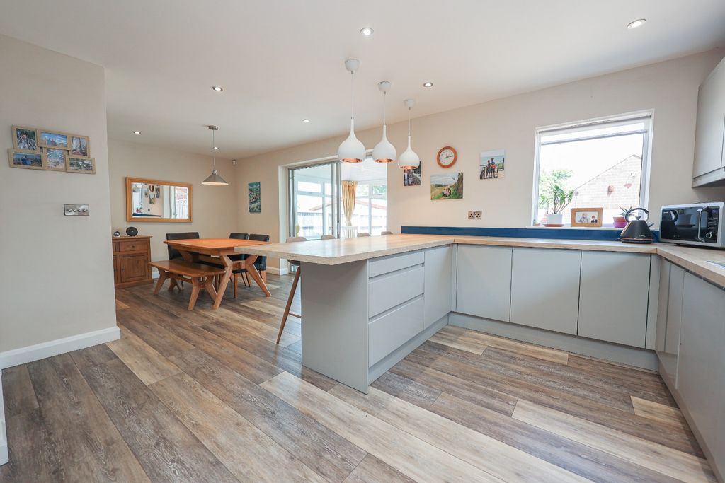 Property photo 2 of 24 5034303