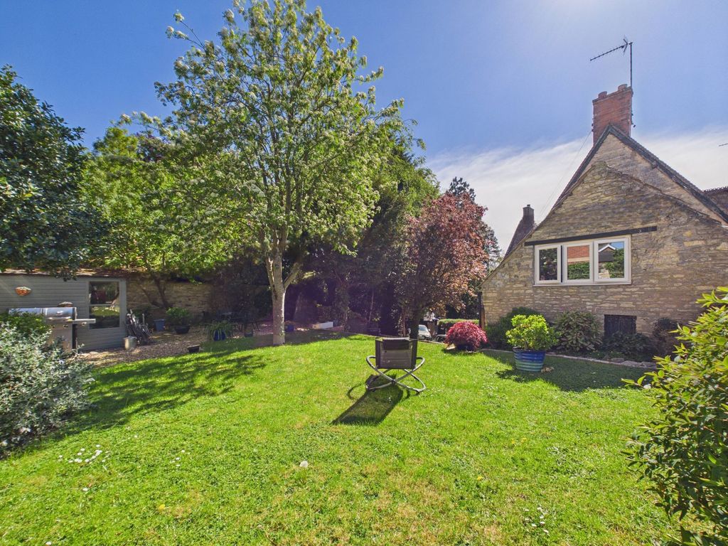 Property photo 2 of 29