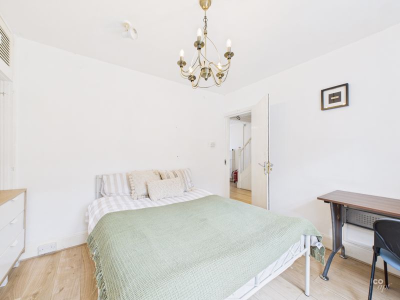 Property photo 1 of 10 Photo 5