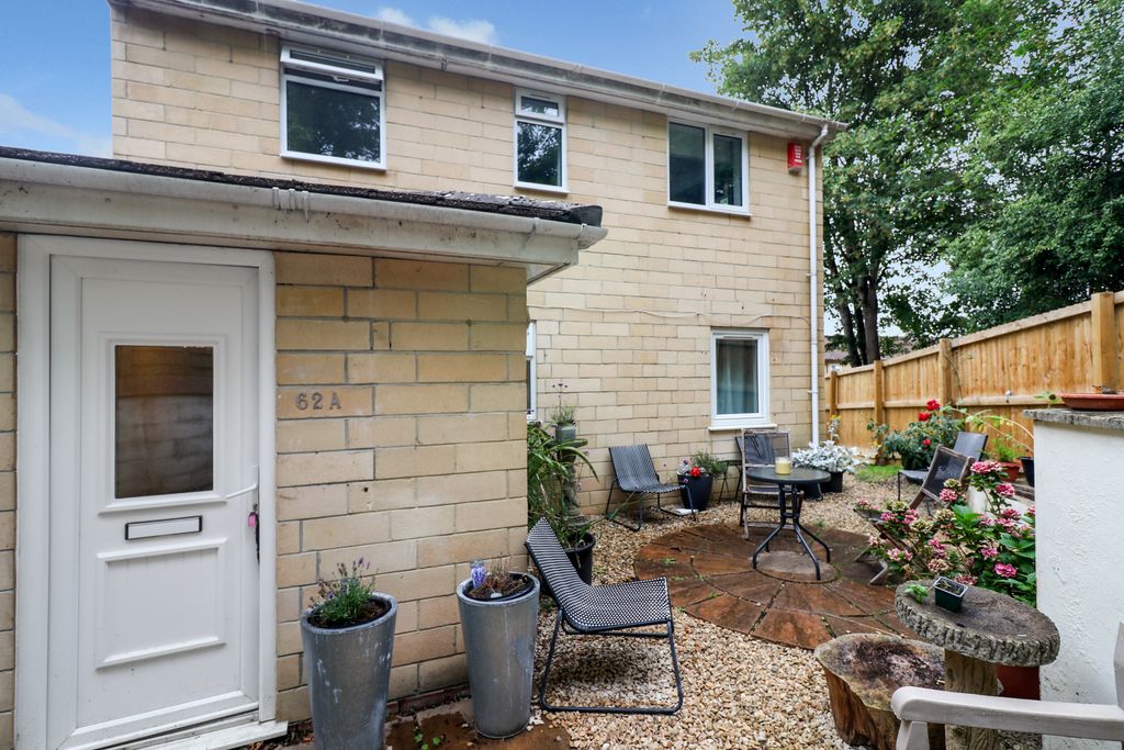 Property photo 1 of 8 External