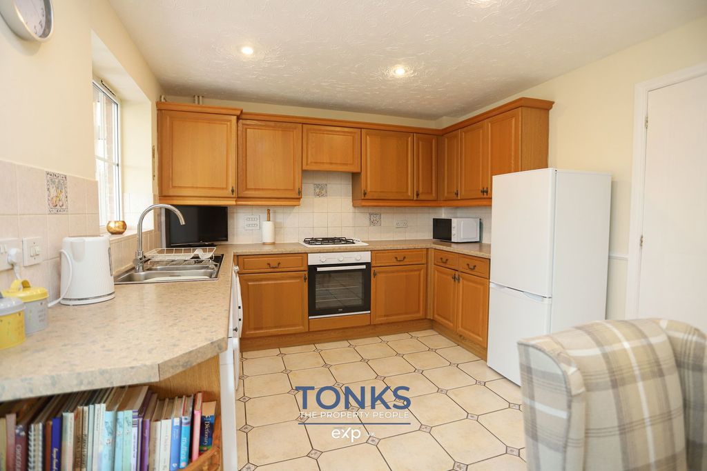 Property photo 2 of 22