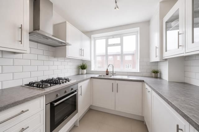 Property photo 1 of 7 Kitchen