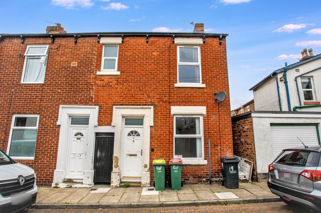 Property photo 2 of 19 19 St. Annes Street, Preston, Lancashire, Pr1 6Ds