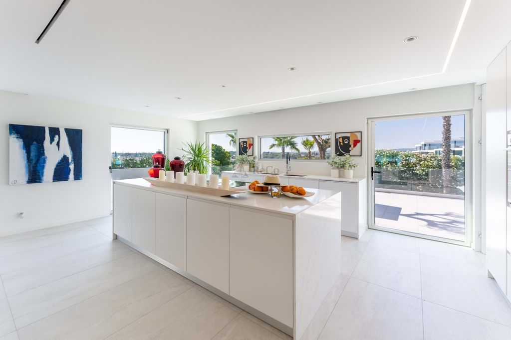 Property photo 2 of 30