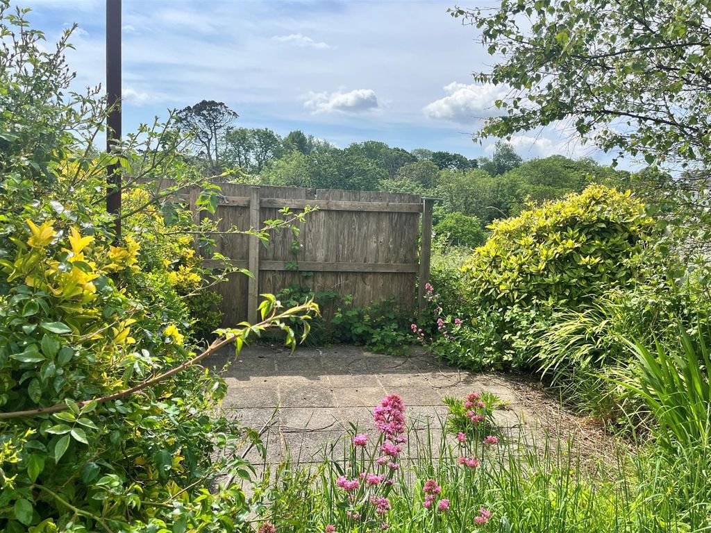 Property photo 3 of 21 Garden 2.Jpg