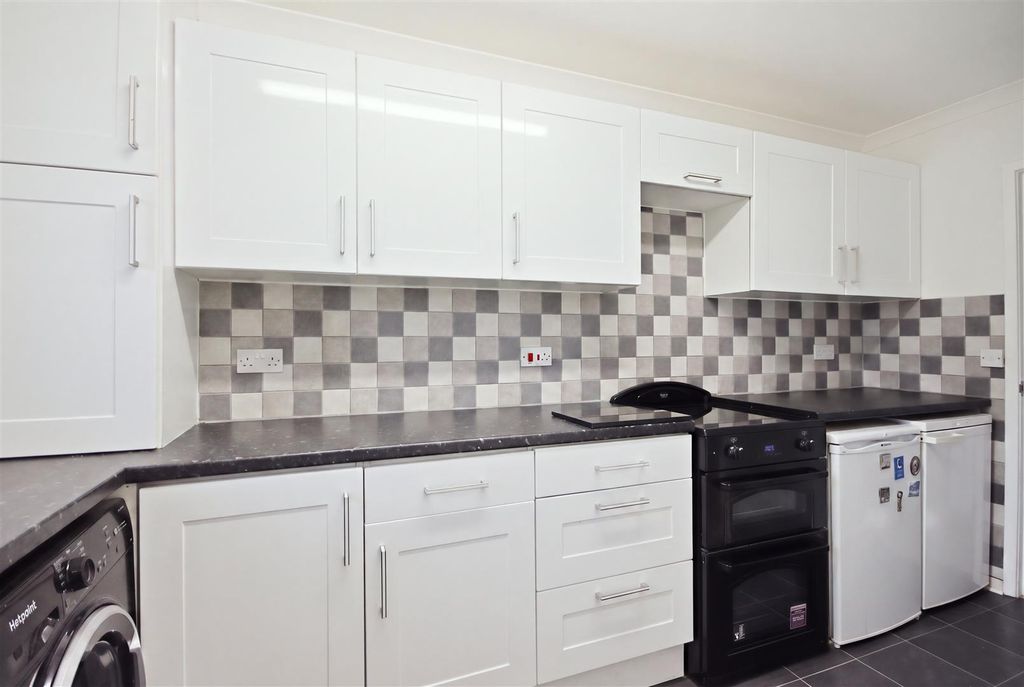 Property photo 3 of 13 Kitchen
