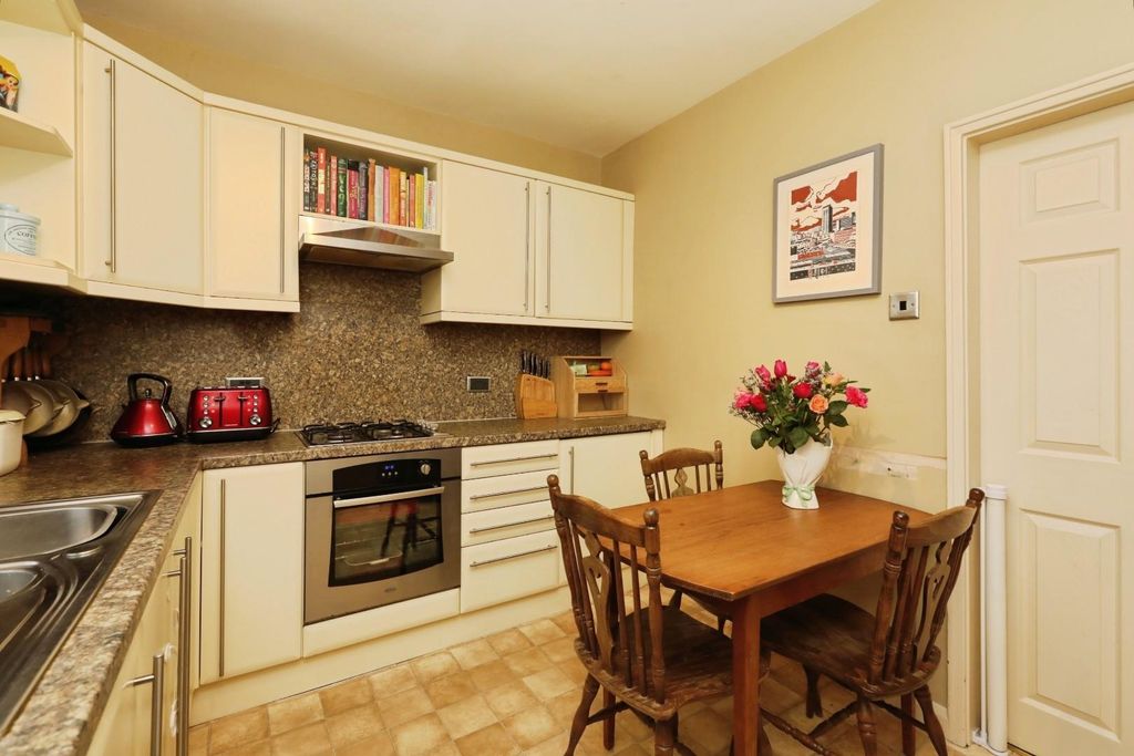 Property photo 2 of 14 Kitchen Diner