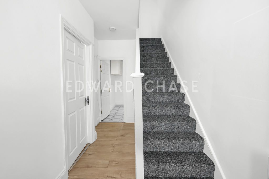 Property photo 2 of 27 Photo 6