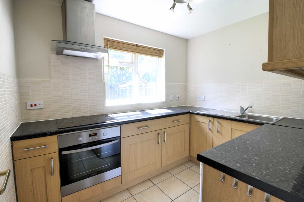 Property photo 3 of 6 Photo 03