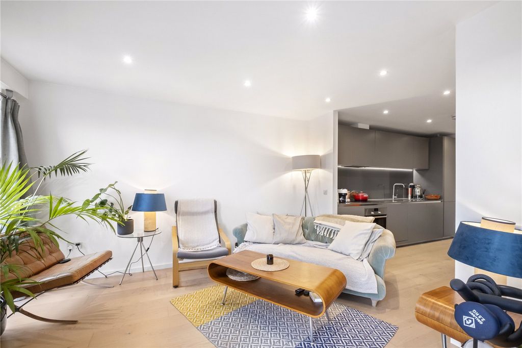 Property photo 2 of 8 Reception Room