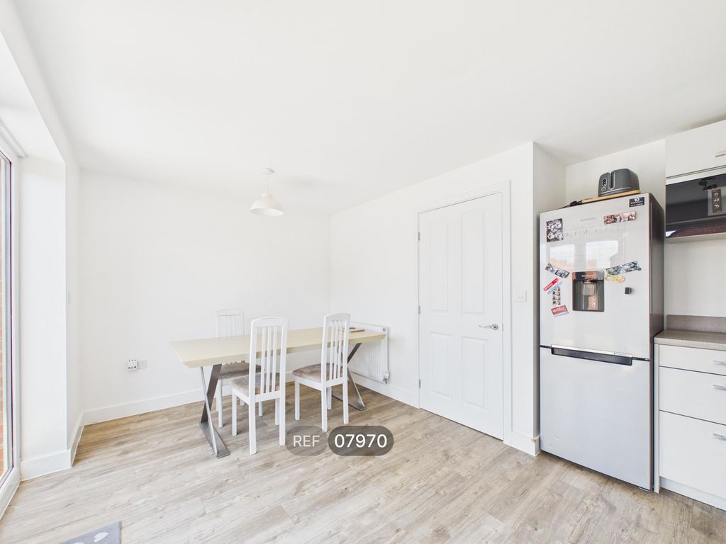 Property photo 3 of 14 Kitchen