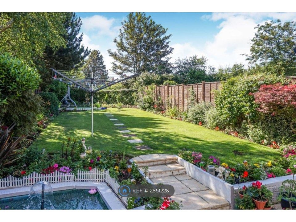 Property photo 2 of 26