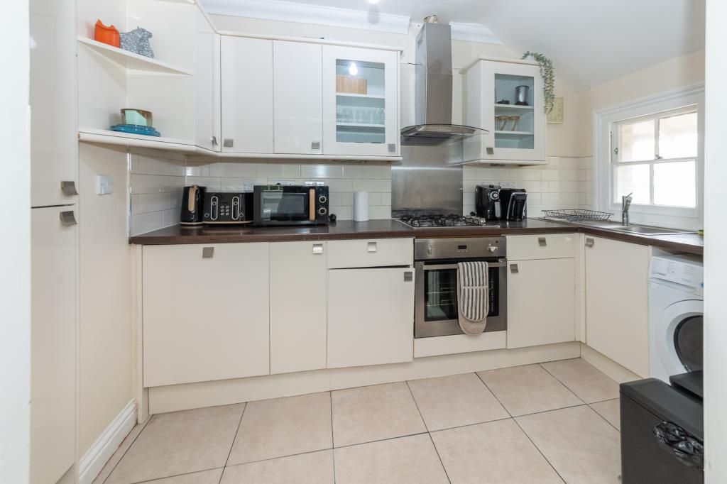 Property photo 3 of 28 Kitchen