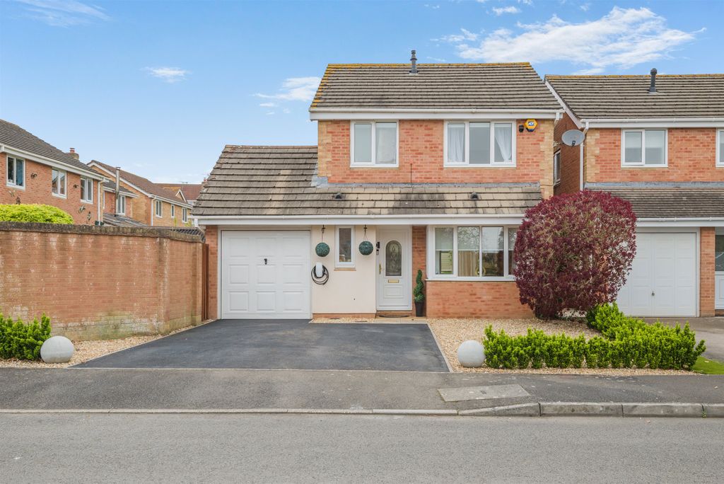 Property photo 1 of 24