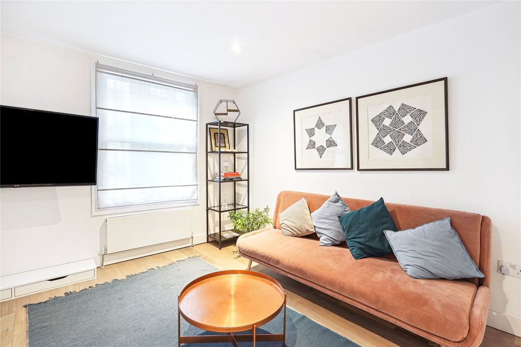 Property photo 2 of 9 Kitchen/Reception