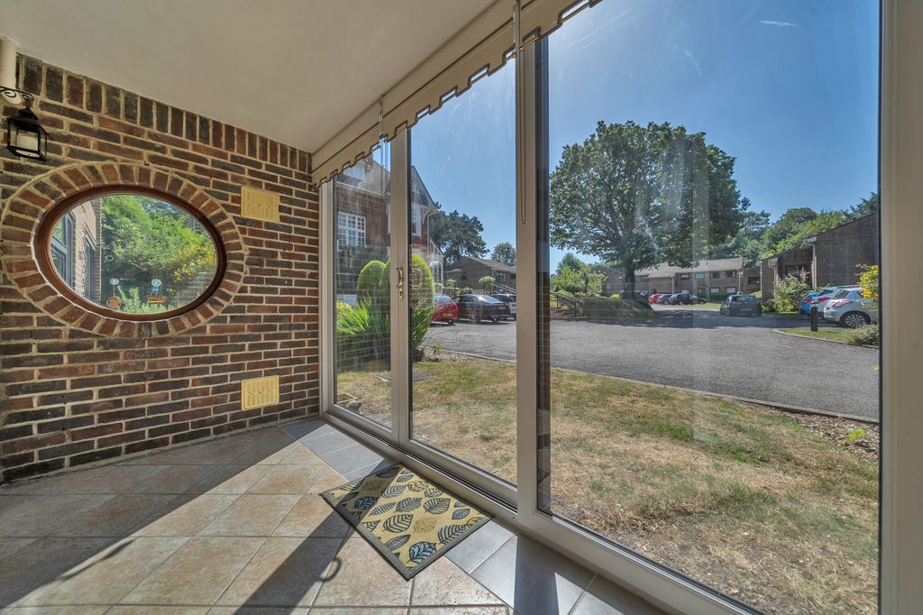 Property photo 2 of 8