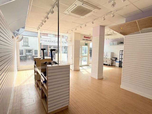 Property photo 2 of 6 Right Shop.Jpg
