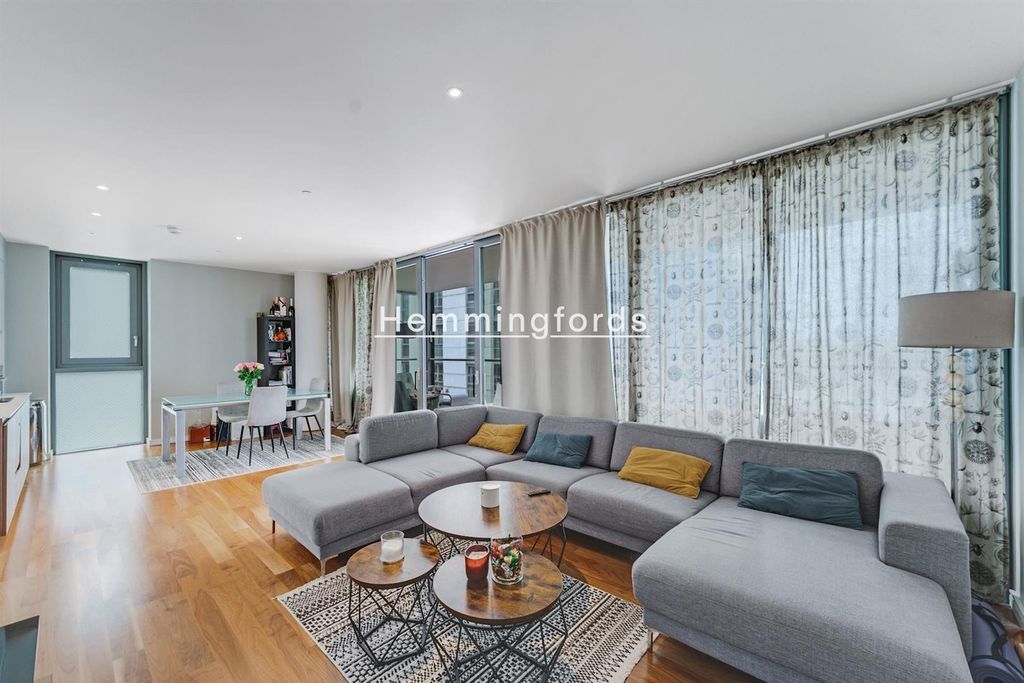 Property photo 3 of 15 08-945Ddsc03681-Medium.Jpg