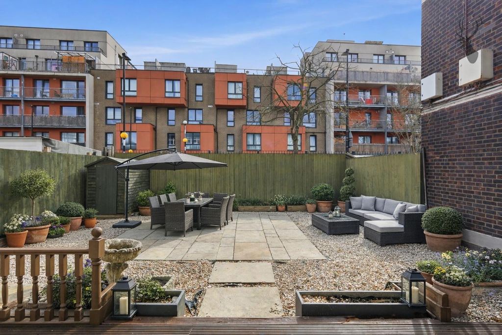 Property photo 3 of 19