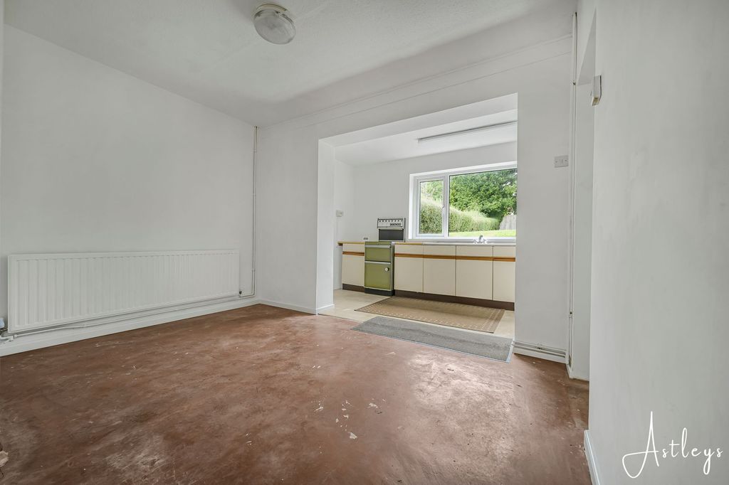 Property photo 3 of 16
