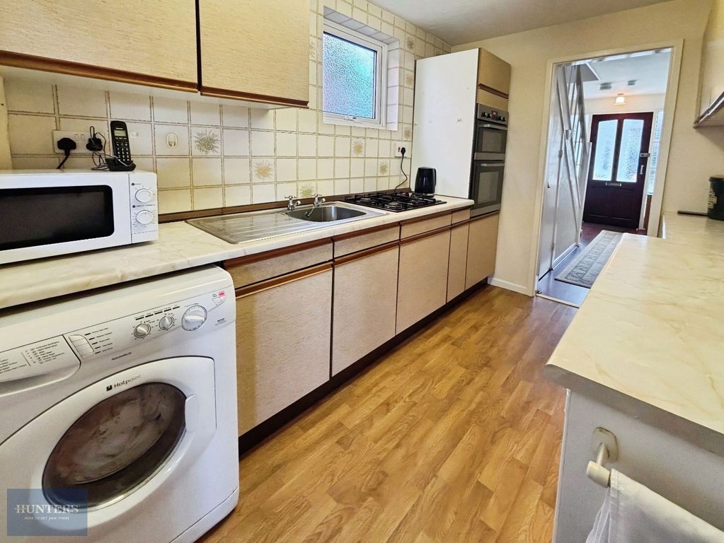 Property photo 1 of 18 Kitchen 2