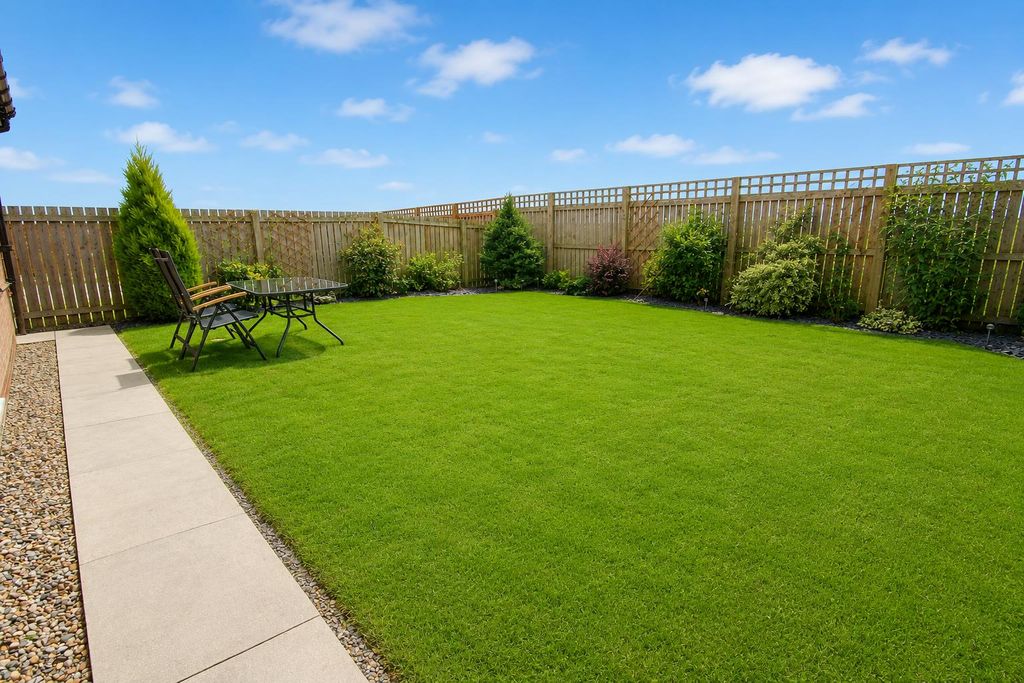 Property photo 2 of 15 External