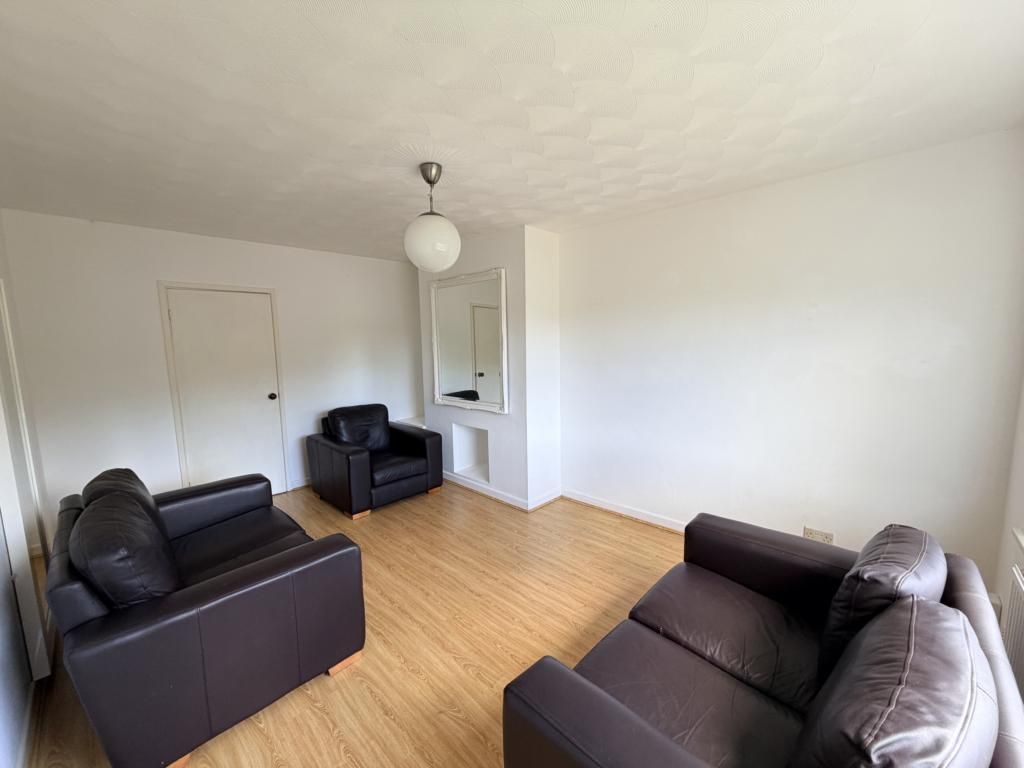 Property photo 2 of 13 Lounge