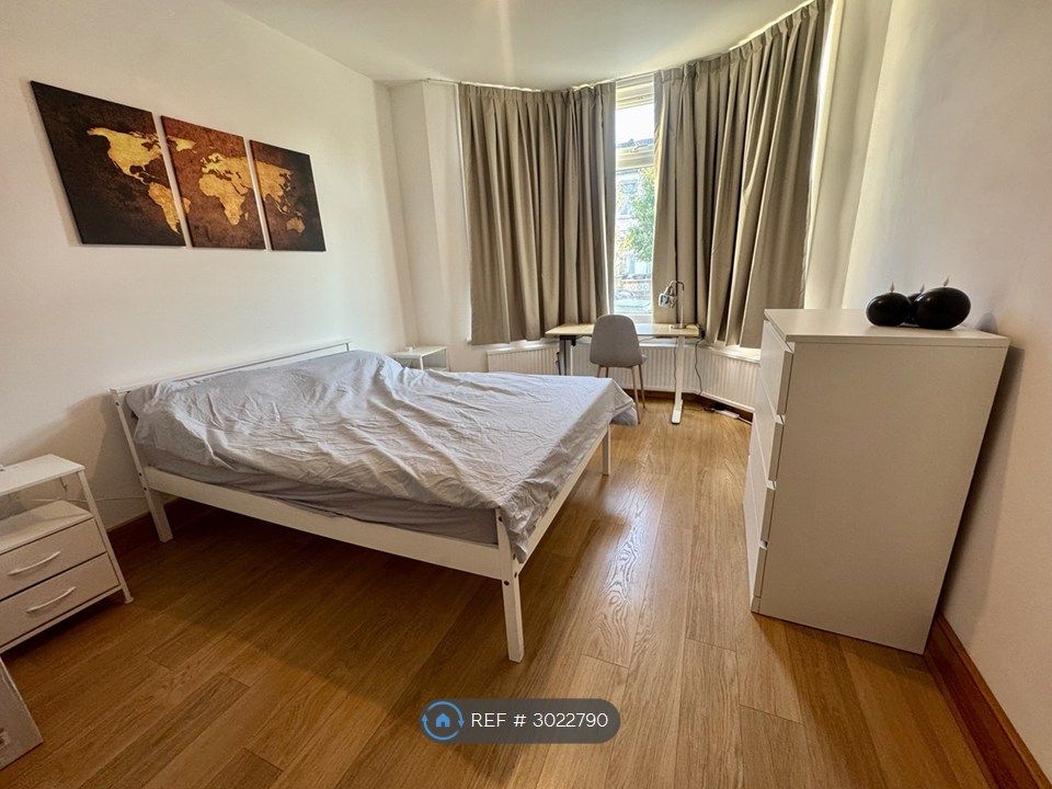 Property photo 2 of 34