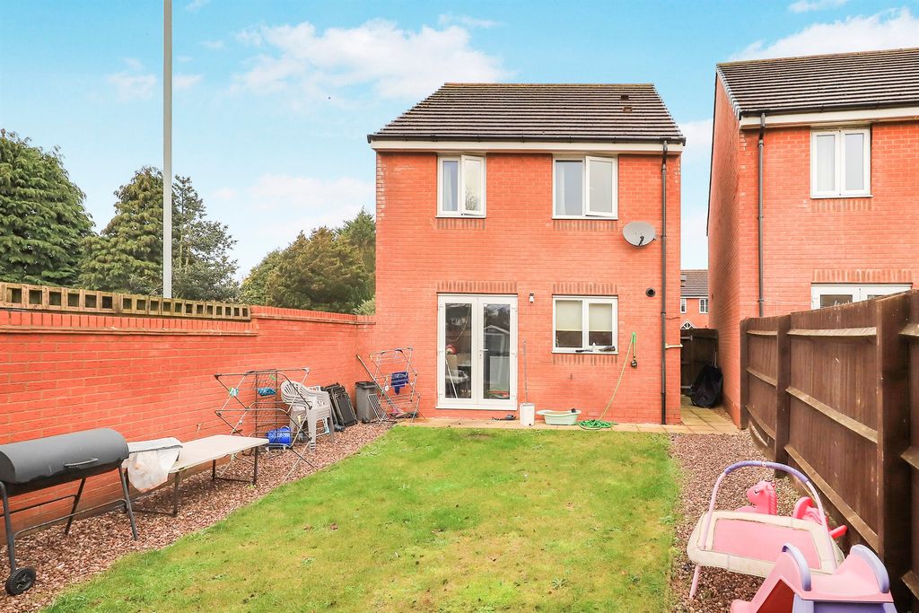 Property photo 2 of 20